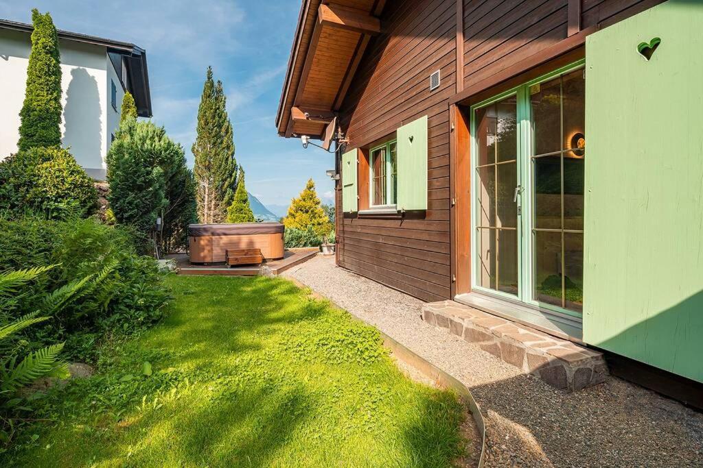 Exklusives Chalet Mit Traumhafter See- Und Bergsicht Seelisberg Buitenkant foto