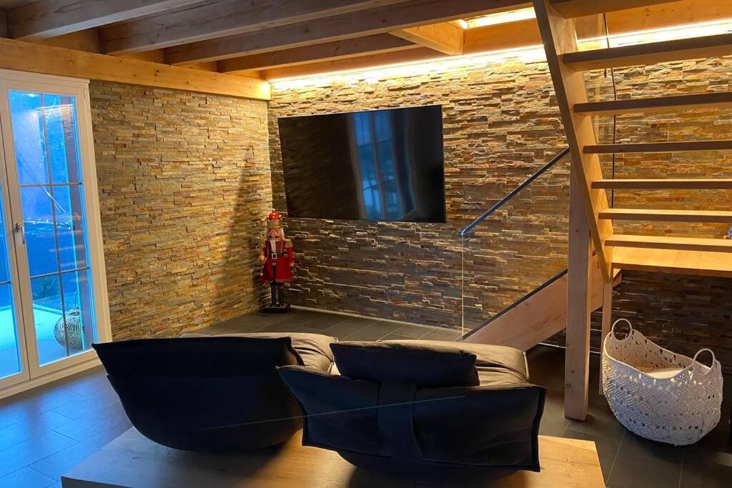 Exklusives Chalet Mit Traumhafter See- Und Bergsicht Seelisberg Buitenkant foto