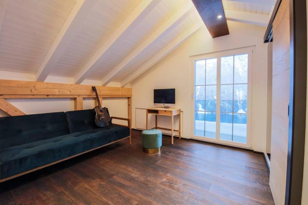 Exklusives Chalet Mit Traumhafter See- Und Bergsicht Seelisberg Buitenkant foto