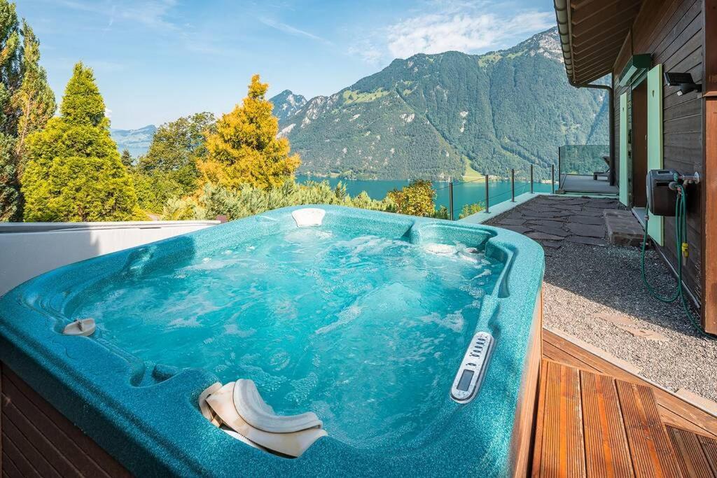 Exklusives Chalet Mit Traumhafter See- Und Bergsicht Seelisberg Buitenkant foto