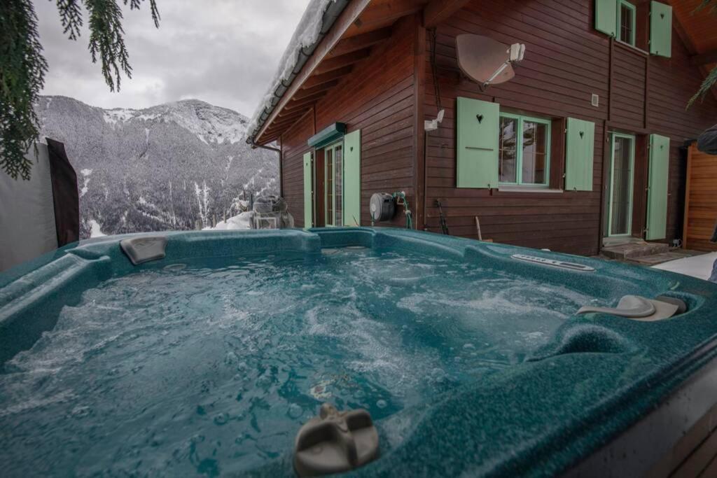 Exklusives Chalet Mit Traumhafter See- Und Bergsicht Seelisberg Buitenkant foto