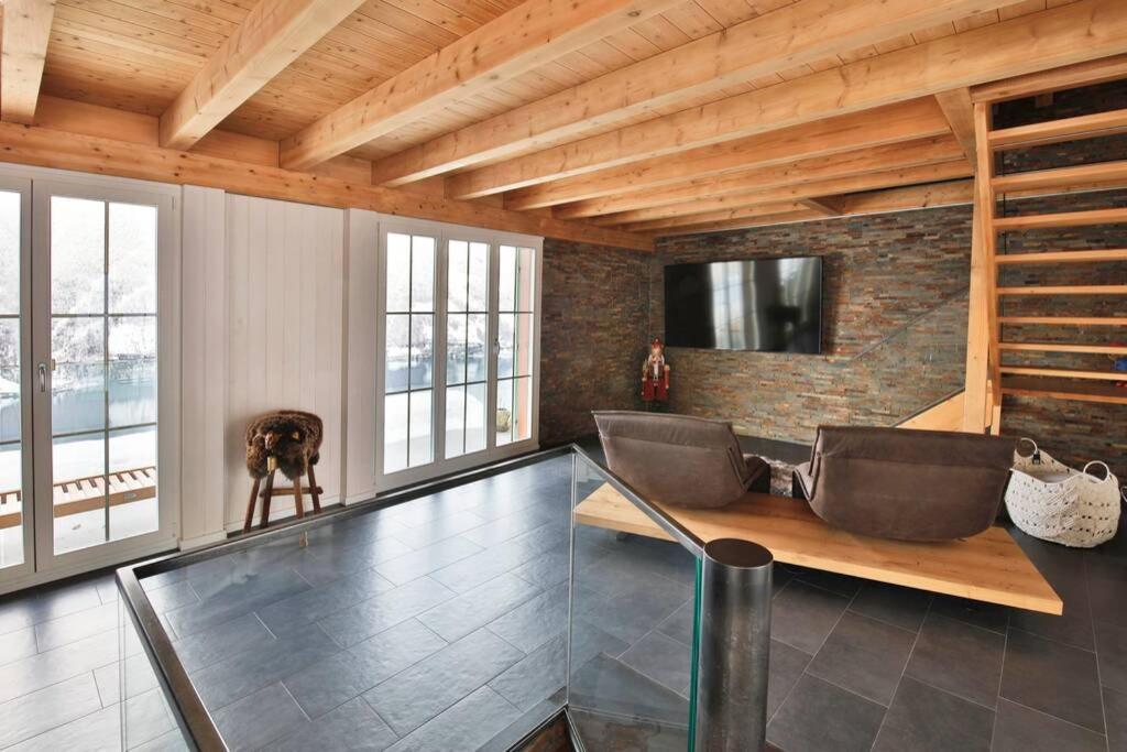 Exklusives Chalet Mit Traumhafter See- Und Bergsicht Seelisberg Buitenkant foto